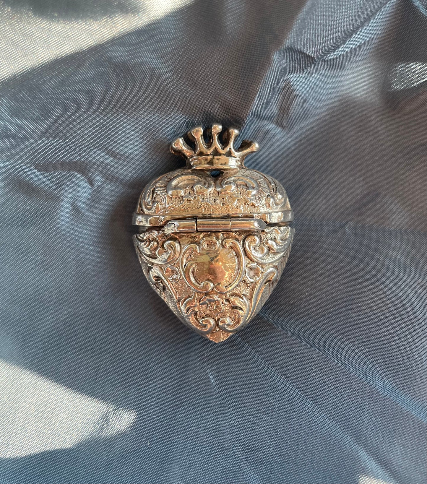 The Sacred Heart ~ Silver Crowned Heart Vinaigrette Charm