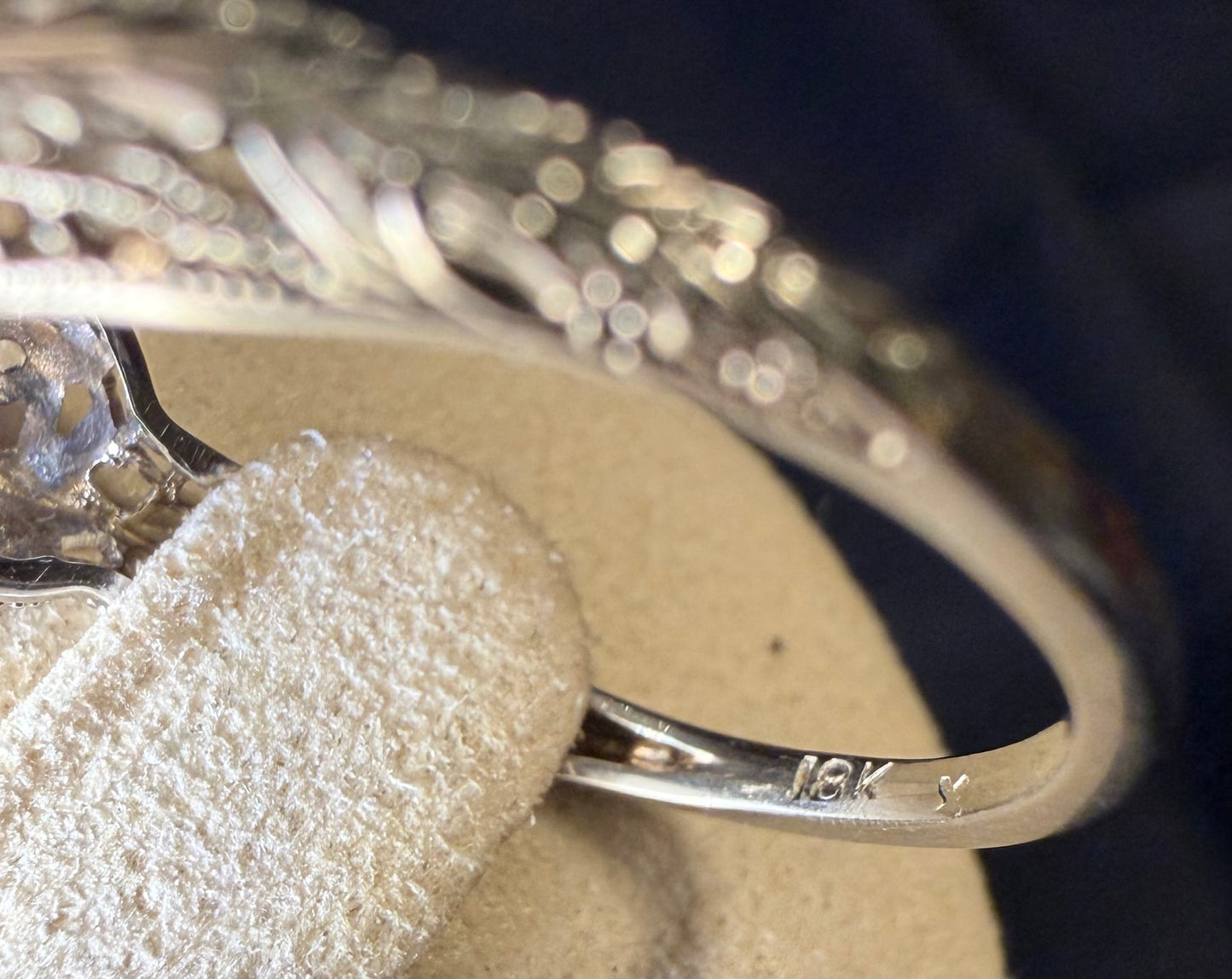 Art Deco Periwinkle Sapphire & Diamond 18k Gold Band Ring