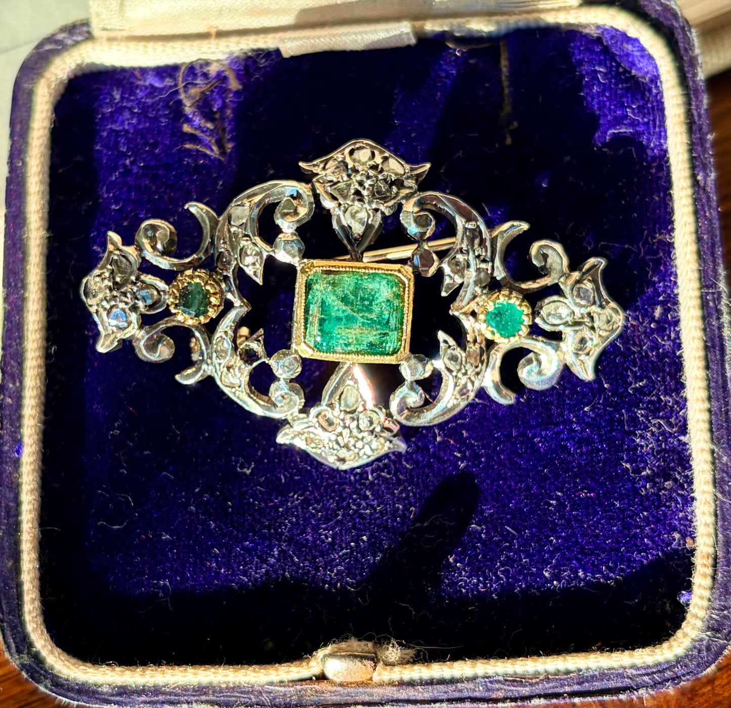 Emerald & Rose Cut Diamond Brooch