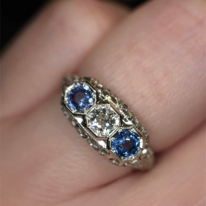 Art Deco Periwinkle Sapphire & Diamond 18k Gold Band Ring
