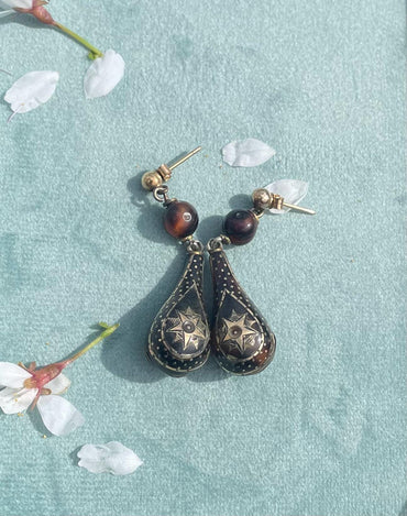 Les Sophronias ~ Boucles d'oreilles en or incrusté de style victorien antique