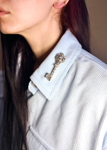 The Silver Key ~ Georgian Foiled Key Brooch