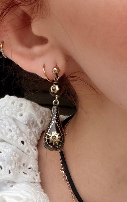 Les Sophronias ~ Boucles d'oreilles en or incrusté de style victorien antique