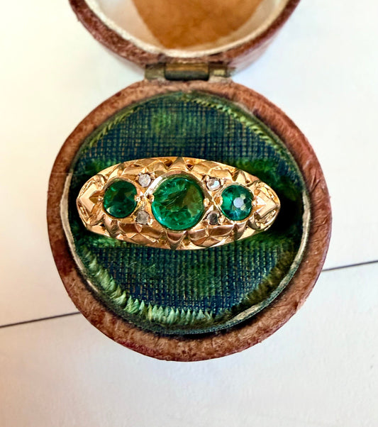 Victorian 18k Gold Emerald & Diamond Ring