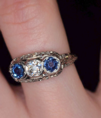 Art Deco Periwinkle Sapphire & Diamond 18k Gold Band Ring